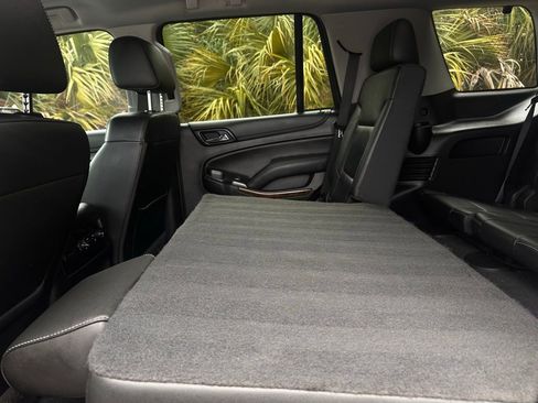 Used 2019 Chevrolet Tahoe LT w/ Luxury Package RWD image 23