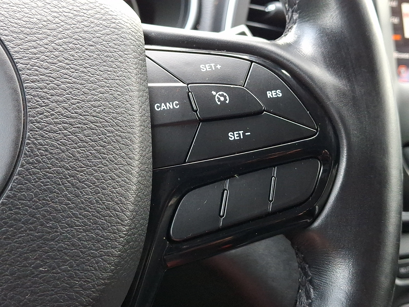 Certified 2020 Jeep Cherokee Latitude Plus AWD/4WD image 21
