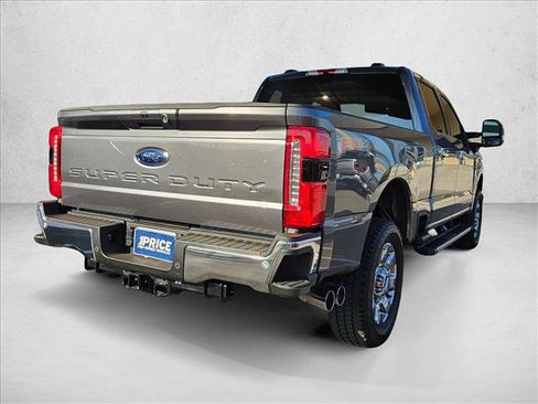 Used 2025 Ford F250 Lariat w/ Chrome Package image 5