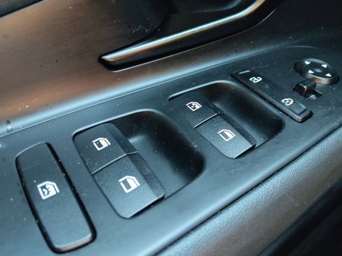 Used 2025 Hyundai Elantra Sport FWD image 27