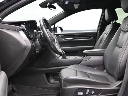 Used 2021 Cadillac XT5 Premium Luxury FWD image 5