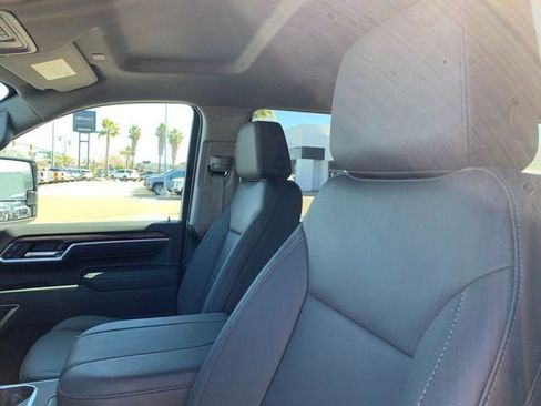 New 2026 GMC Sierra 2500 SLT w/ SLT Convenience Package AWD/4WD image 21
