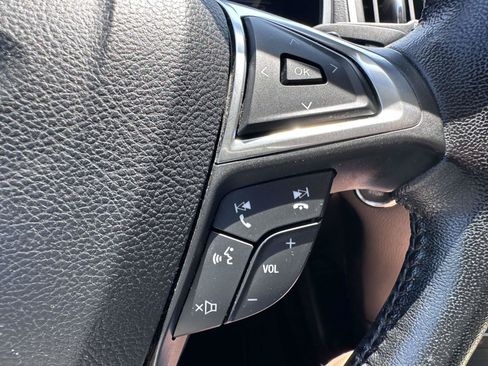 Used 2016 Ford Edge SEL w/ Equipment Group 201A AWD/4WD image 18