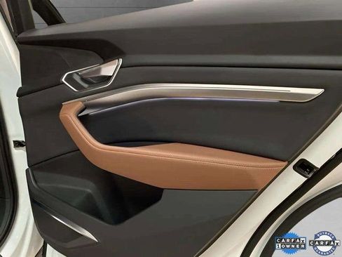 Used 2022 Audi e-tron Premium Plus w/ Premium Plus Package image 78