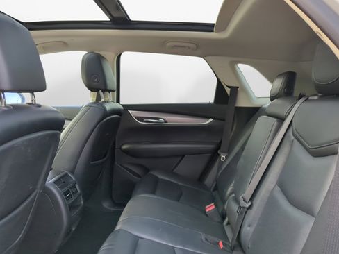 Used 2017 Cadillac XT5 Luxury image 12