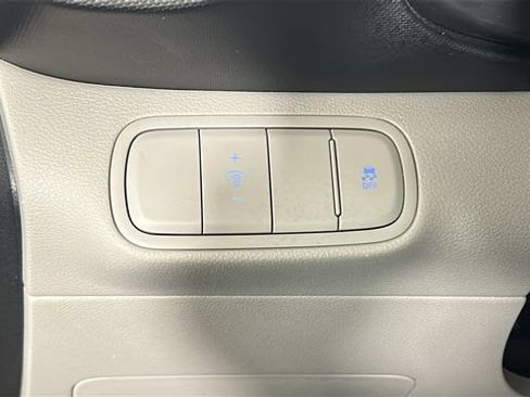 Used 2025 Hyundai Venue SEL FWD image 20