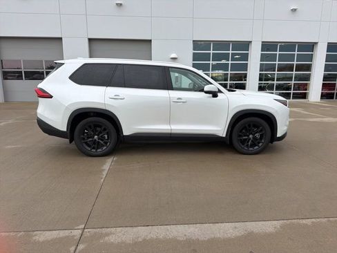 Used 2024 Toyota Grand Highlander AWD image 8