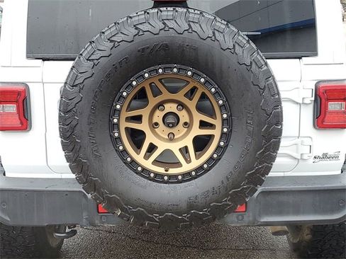 Used 2019 Jeep Wrangler Unlimited Sahara image 31