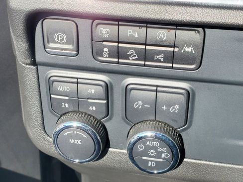 Used 2025 Chevrolet Tahoe Z71 image 21