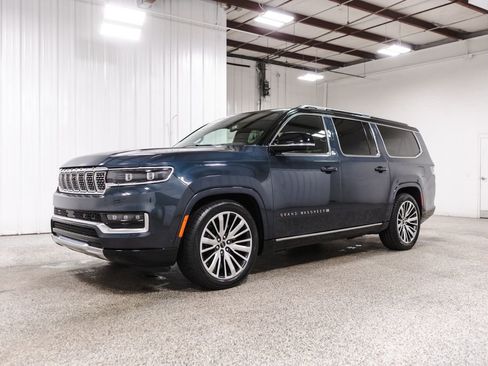 Used 2024 Jeep Grand Wagoneer L Series III image 3