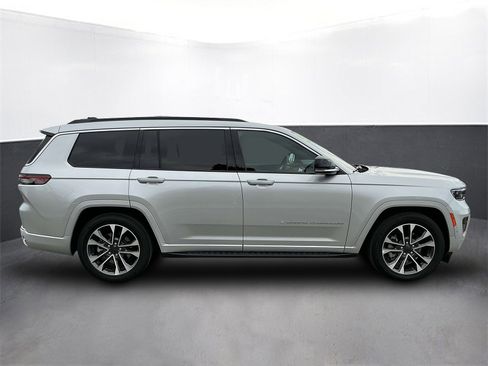 Used 2024 Jeep Grand Cherokee L Overland w/ Luxury Tech Group IV image 7