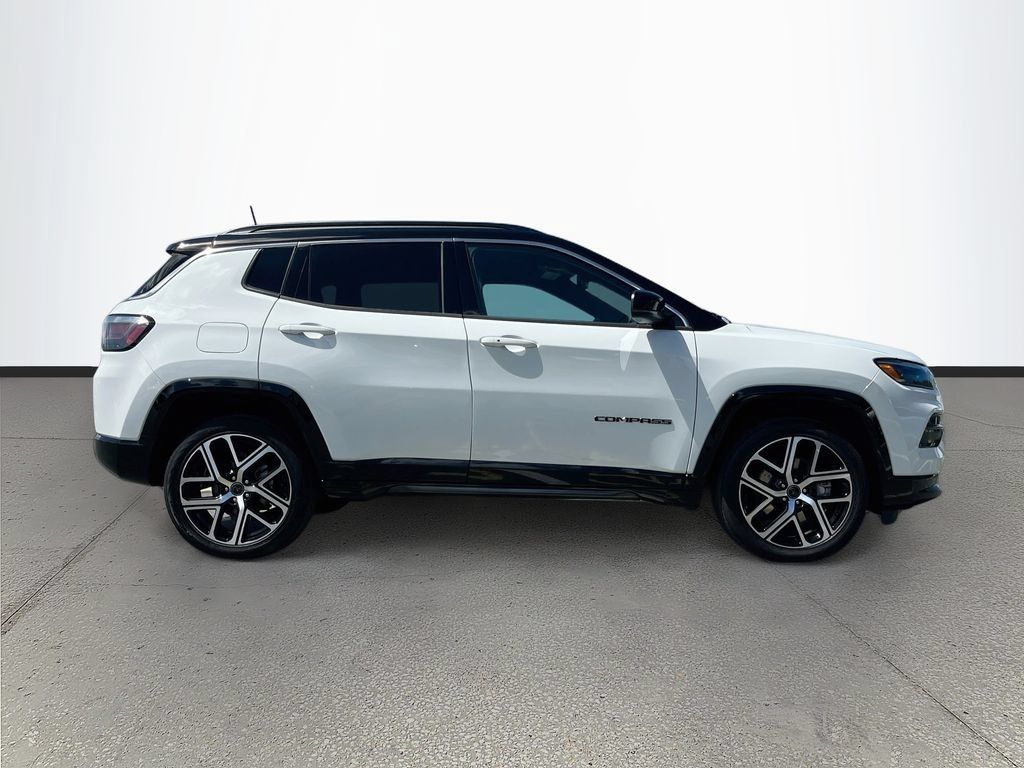Used 2025 Jeep Compass Limited w/ Elite Group AWD/4WD image 8