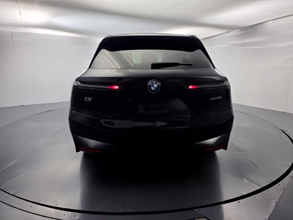 Certified 2023 BMW iX xDrive50 w/ Premium Package AWD/4WD image 5