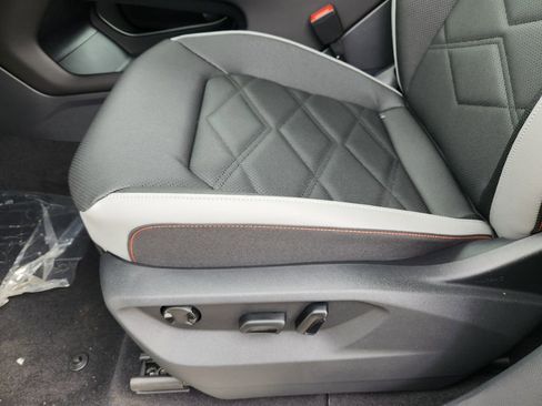 New 2026 Volkswagen Atlas Peak Edition image 13