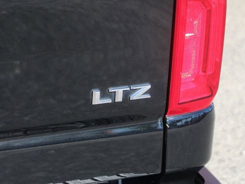 Used 2020 Chevrolet Silverado 2500 LTZ w/ LTZ Premium Package image 53