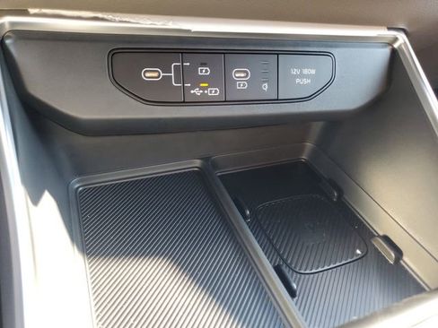 New 2026 Kia Carnival EX image 19