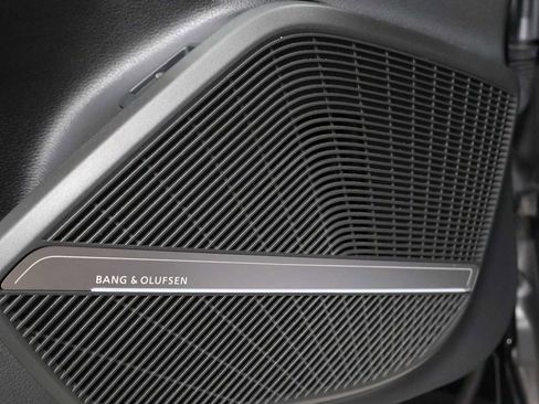 Used 2023 Audi SQ5 Prestige w/ Prestige Package AWD/4WD image 17