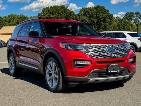 Used 2023 Ford Explorer Platinum w/ Technology Package AWD/4WD image 1