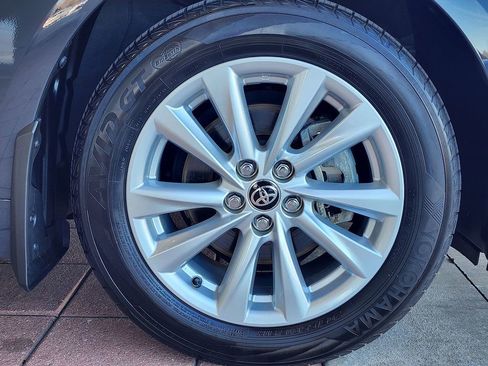 Used 2024 Toyota Corolla XLE image 4