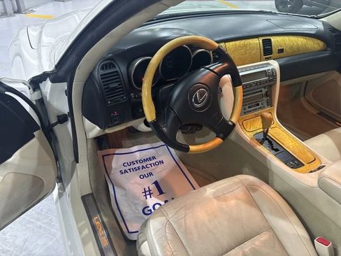 Used 2004 Lexus SC 430 Convertible image 11