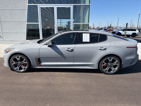 Certified 2019 Kia Stinger GT1 image 3
