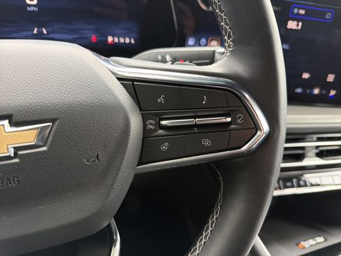 Used 2025 Chevrolet Traverse LT AWD/4WD image 20