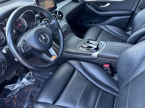 Used 2019 Mercedes-Benz GLC 350e 4MATIC image 4