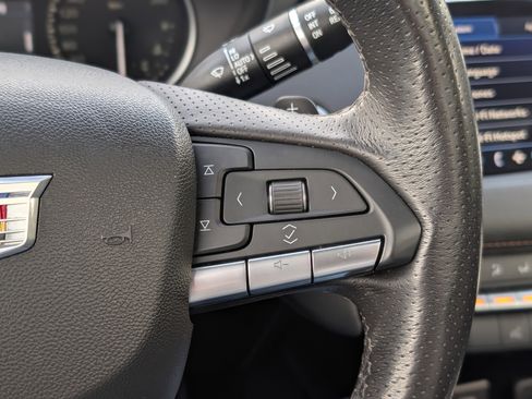 Used 2023 Cadillac XT4 Sport image 18