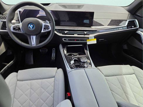 New 2026 BMW X5 xDrive50e w/ M Sport Package AWD/4WD image 11