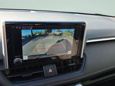 Used 2025 Toyota RAV4 XLE w/ Convenience Package image 16