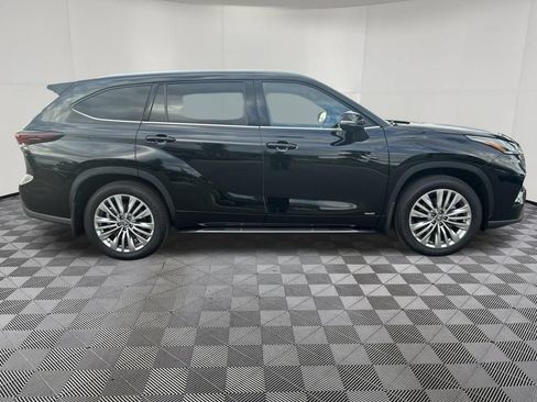 Used 2026 Toyota Highlander Platinum AWD/4WD image 8