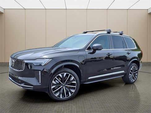 New 2025 Volvo XC90 T8 Core w/ Protection Package Premier image 2