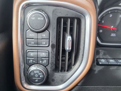 Used 2021 Chevrolet Silverado 2500 High Country w/ Z71 Off-Road Package AWD/4WD image 32