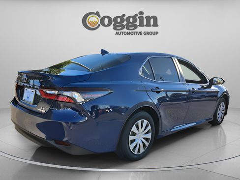 Used 2024 Toyota Camry LE image 5