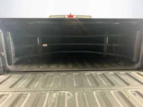 Used 2019 RAM 1500 Laramie w/ Sport Appearance Package AWD/4WD image 28