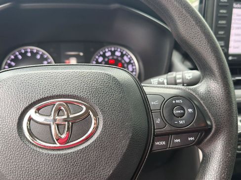 Used 2020 Toyota RAV4 XLE FWD image 20