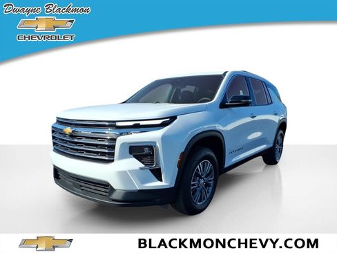 Used 2026 Chevrolet Traverse LT w/ Driver Confidence Package FWD image 7