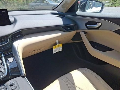 Certified 2025 Acura TLX w/ Technology Package image 18