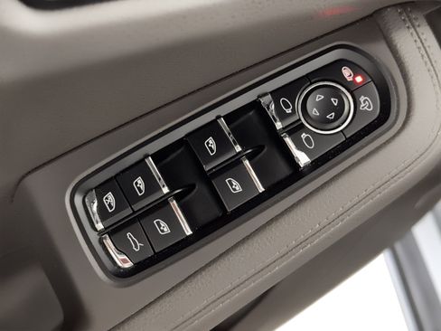 Used 2020 Porsche Macan image 15