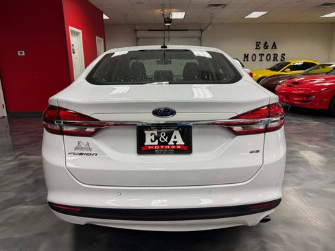 Used 2018 Ford Fusion SE FWD image 9