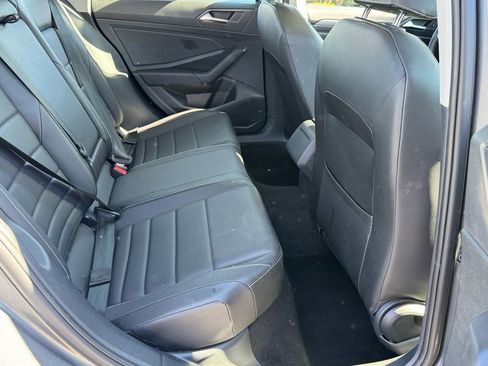 Used 2024 Volkswagen Jetta SE image 19