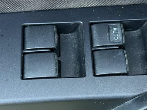 Used 2018 Toyota Corolla iM FWD image 29