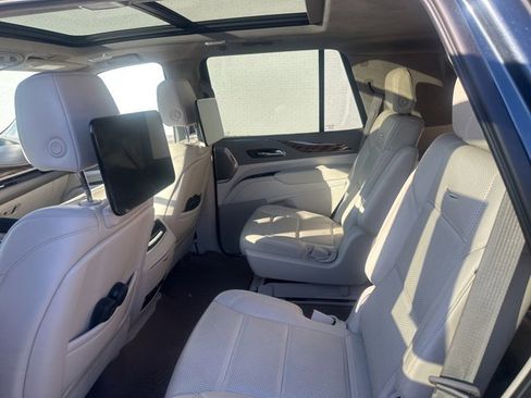 Used 2021 Cadillac Escalade Sport Platinum image 6