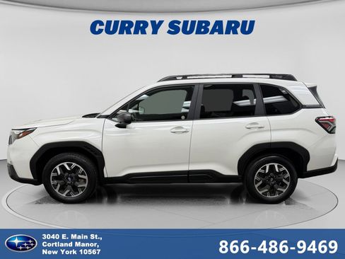 Used 2025 Subaru Forester Premium AWD/4WD image 2