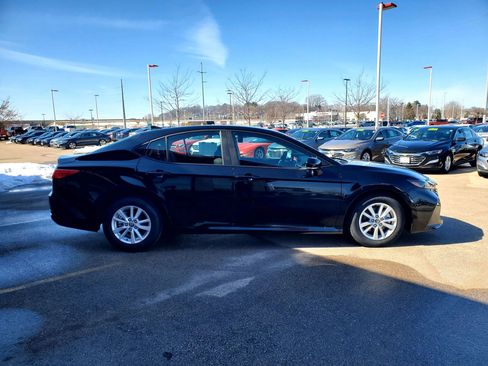 Used 2025 Toyota Camry LE FWD image 4