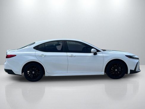 Used 2025 Toyota Camry SE w/ Convenience Package FWD image 4