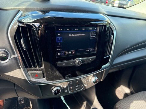 Used 2021 Chevrolet Traverse LS image 5