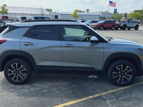 Used 2023 Chevrolet TrailBlazer ACTIV w/ Convenience Package AWD/4WD image 9