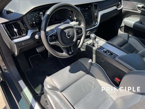 Used 2020 Volvo S60 T6 R-Design image 16