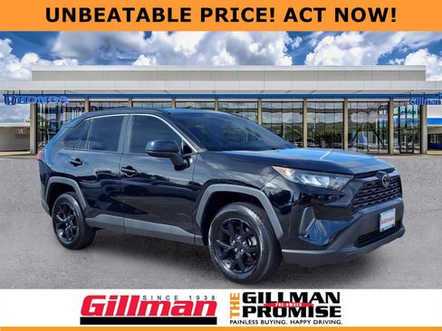 Used 2021 Toyota RAV4 LE FWD image 1